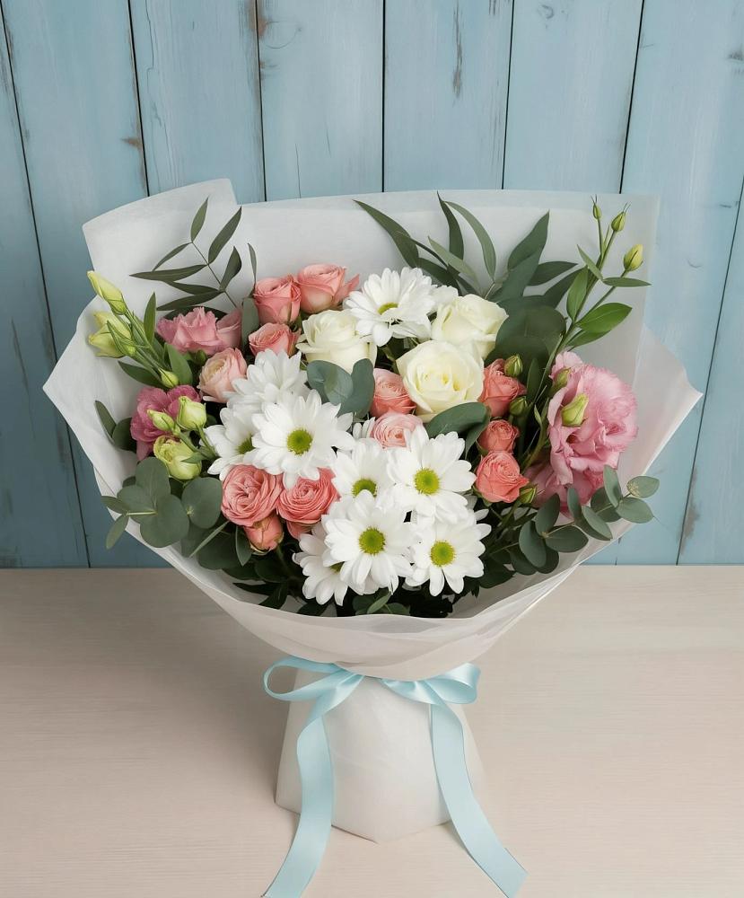 Букет цветов из: Розы, Лизиантусы и Хризантемы в Нововеличковской