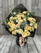 Букет цветов из:  Розы и Лизиантусы в Нововеличковской