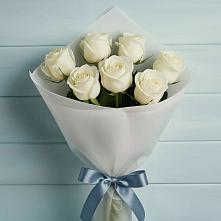 Букет 7 Белых роз Эдлесс Лав в Нововеличковской