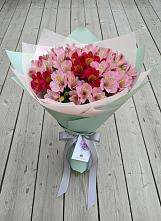 Букет цветов из:  Альстромерии #REPLACE_PRED# Нововеличковской