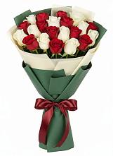 Букет Микс из красных и белых роз #REPLACE_PRED# Нововеличковской