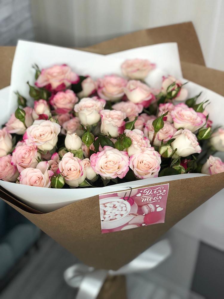 Букет цветов из: Розы в Нововеличковской