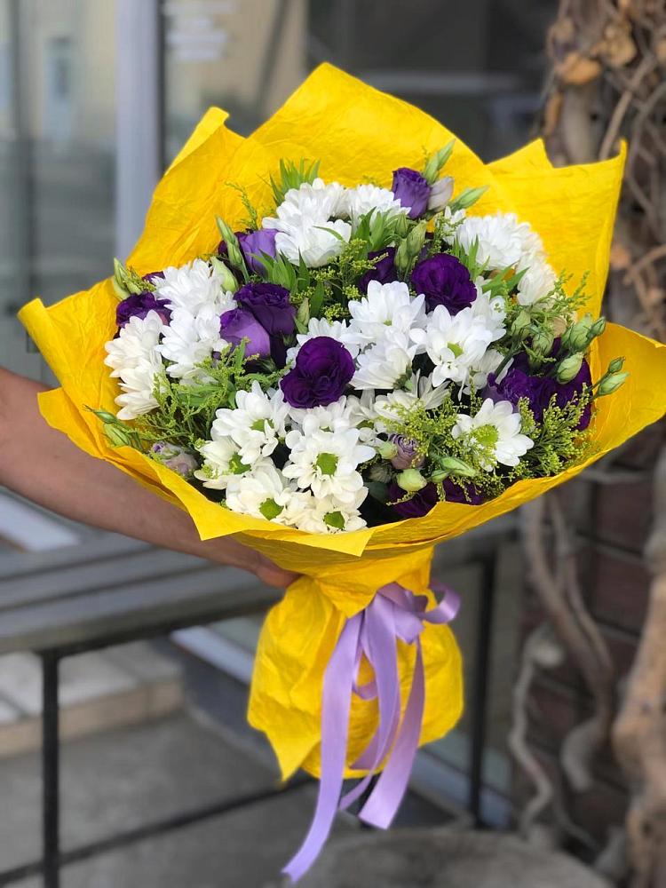Букет цветов из: Ирисы, Хризантемы и Ромашки в Нововеличковской