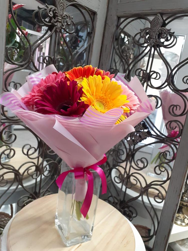 Букет цветов из: Герберы в Нововеличковской