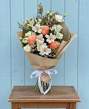 Букет цветов из:  Альстромерии, Лизиантусы, Розы и Хризантемы #REPLACE_PRED# Нововеличковской