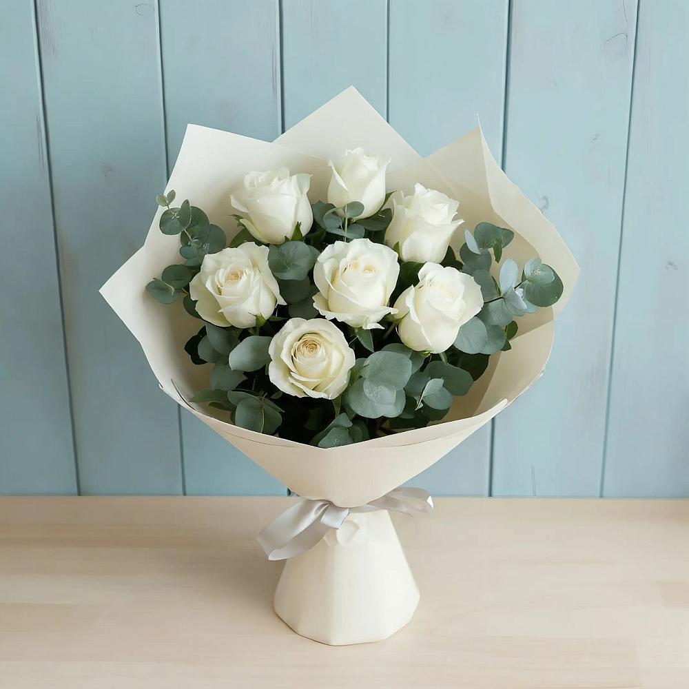 Букет Белые розы в Эвкалипте в Нововеличковской