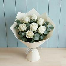 Букет Белые розы в Эвкалипте в Нововеличковской