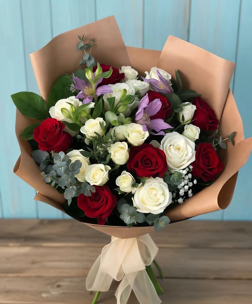 Букет цветов из: Розы и Альстромерии в Нововеличковской