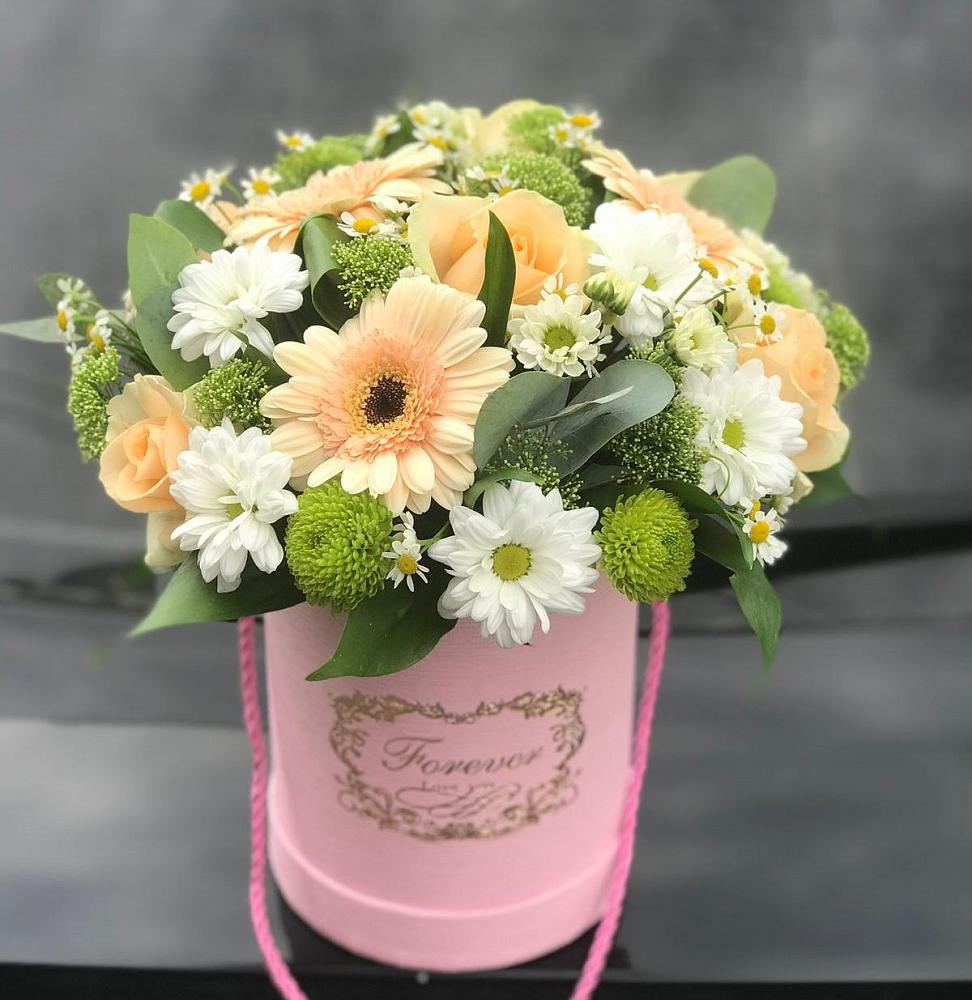 Цветочная композиция из Розы, Герберы и Хризантемы в шляпной коробке в Нововеличковской