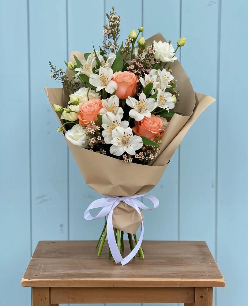 Букет цветов из: Альстромерии, Лизиантусы, Розы и Хризантемы в Нововеличковской