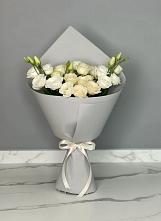 Букет цветов из:  Розы и Лизиантусы в Нововеличковской